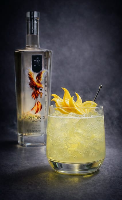 Home 5 White mit Getraenk